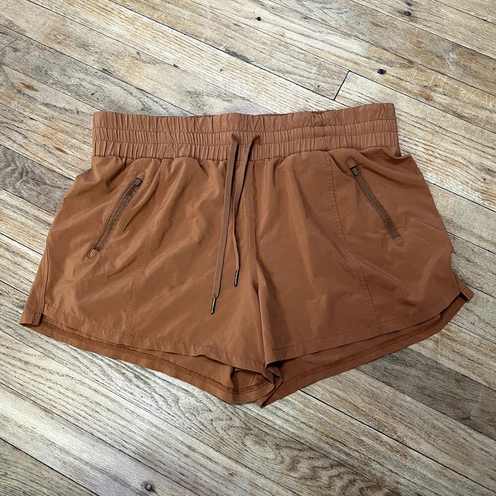 womens active shorts with pockets